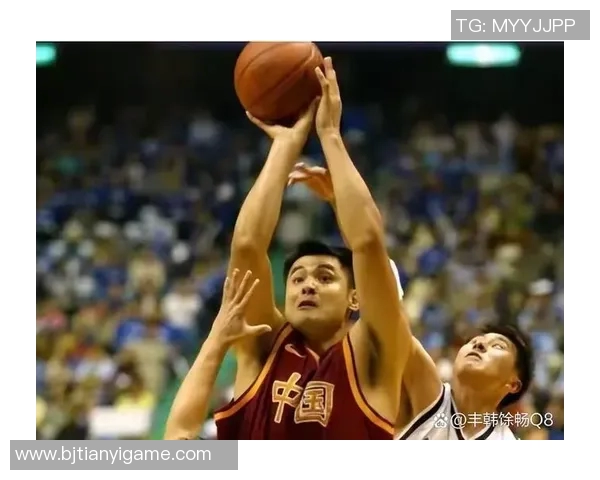 篮球硬汉明星的传奇人生与赛场背后的不屈精神揭秘