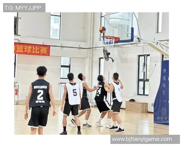 篮球明星闪耀登场激情四溢篮球场地引发观众热烈欢呼与期待